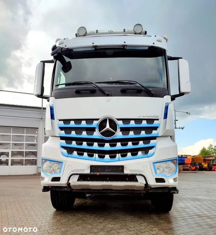 Mercedes-Benz Arocs 4151 8x4 - 2