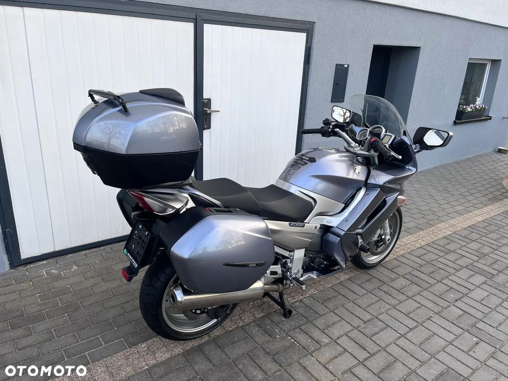 Yamaha FJR - 21