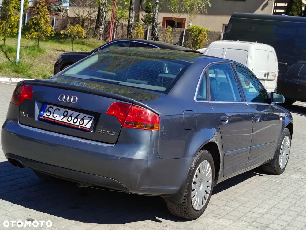 Audi A4 Limousine 2.0 TDI DPF - 10
