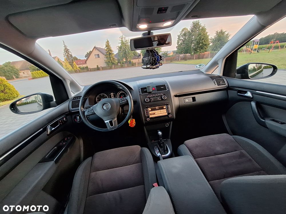 Volkswagen Touran 2.0 TDI DPF DSG Highline - 8