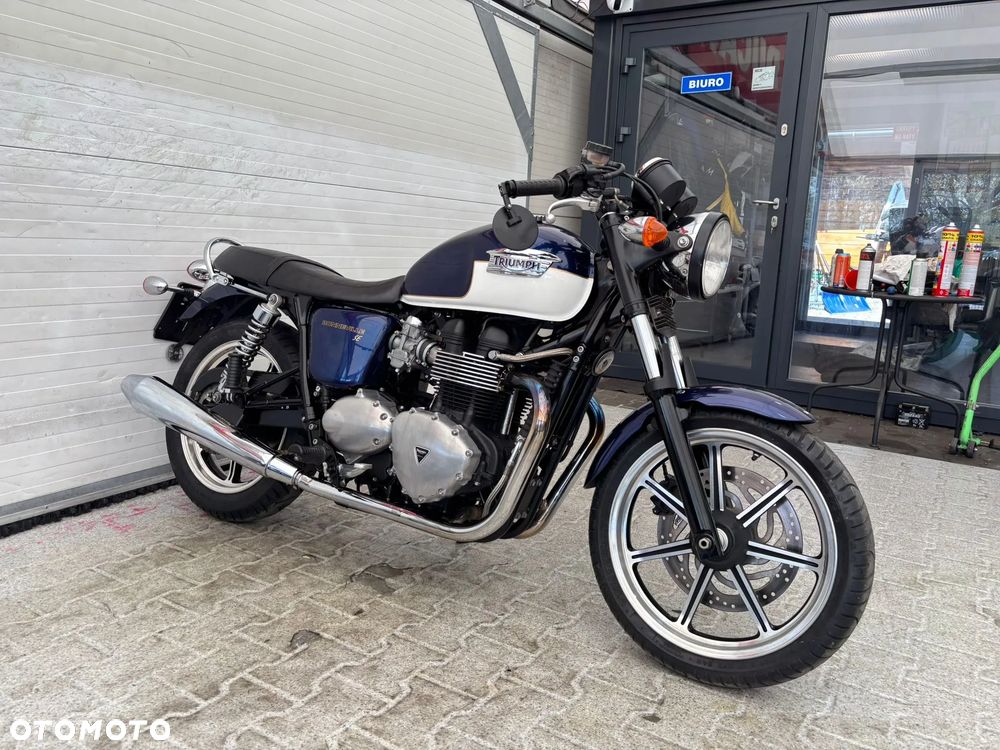 Triumph Bonneville - 5