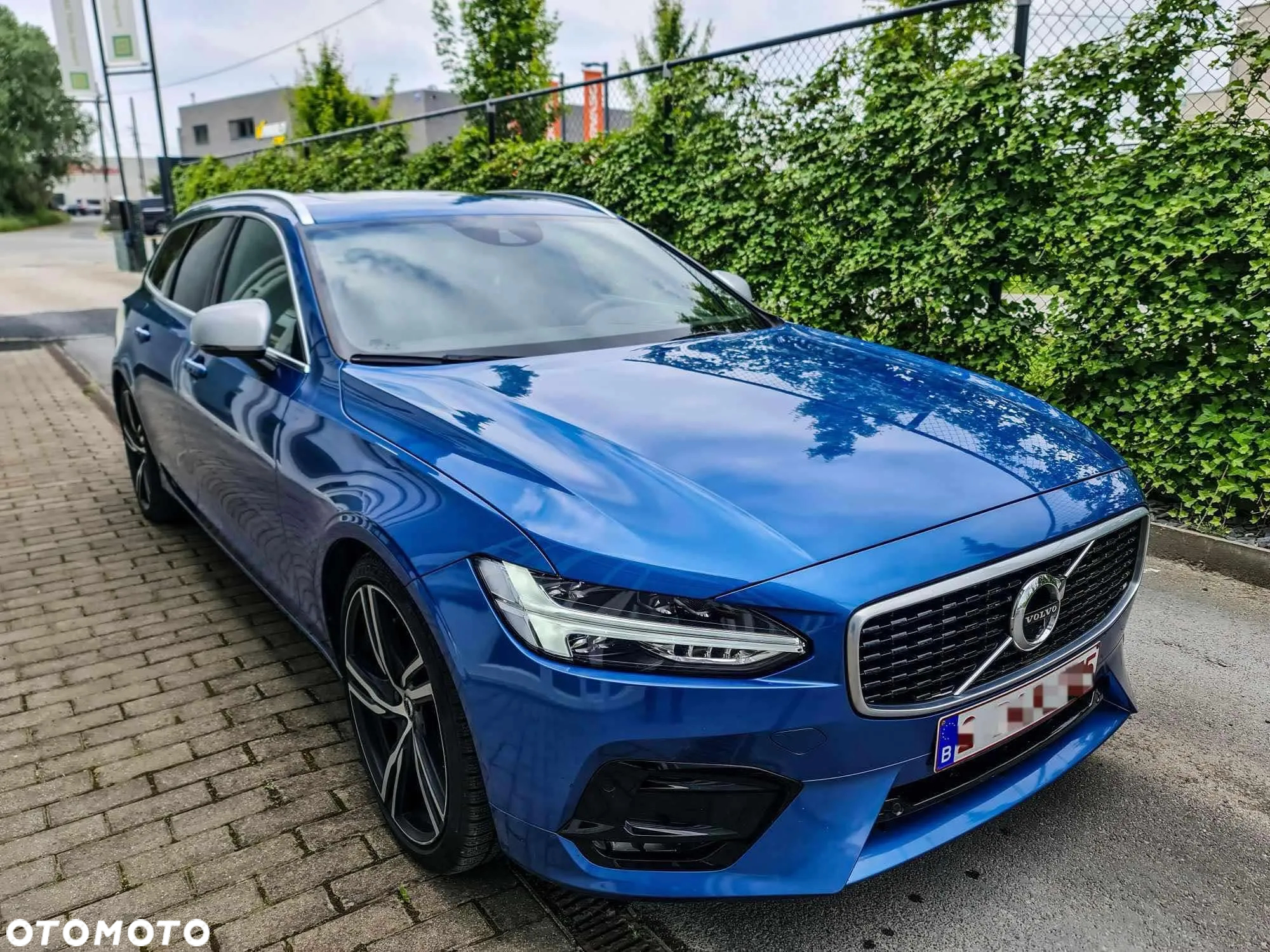 Volvo V90 D4 R-Design - 5