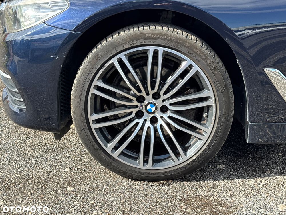 BMW Seria 5 520i Sport Line - 28