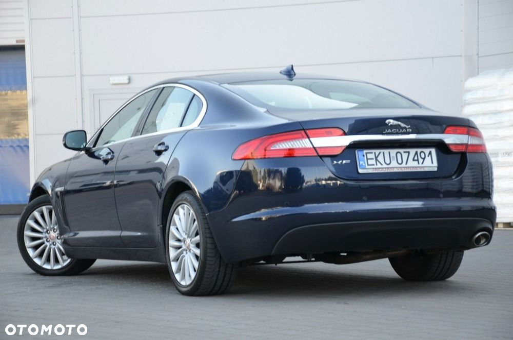 Jaguar XF - 14