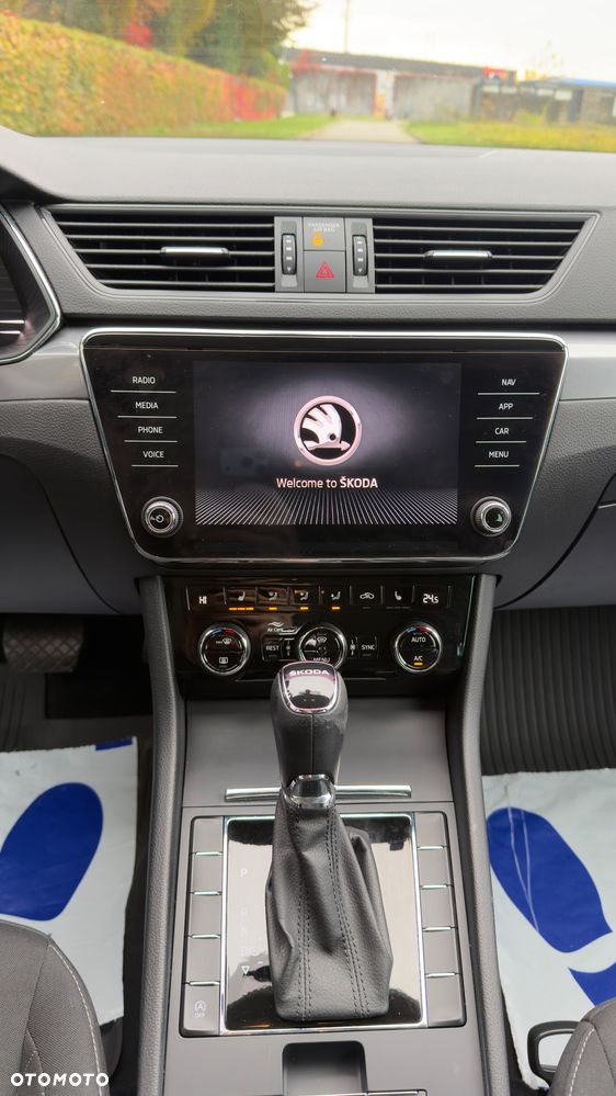 Skoda Superb 1.5 TSI Ambition DSG - 14