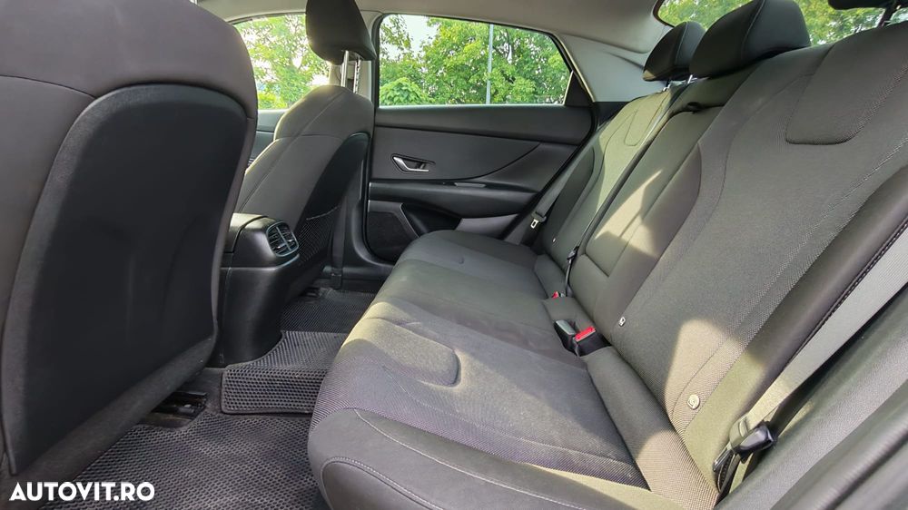 Hyundai Elantra 1.6 l 123 CP 6MT Highway - 18