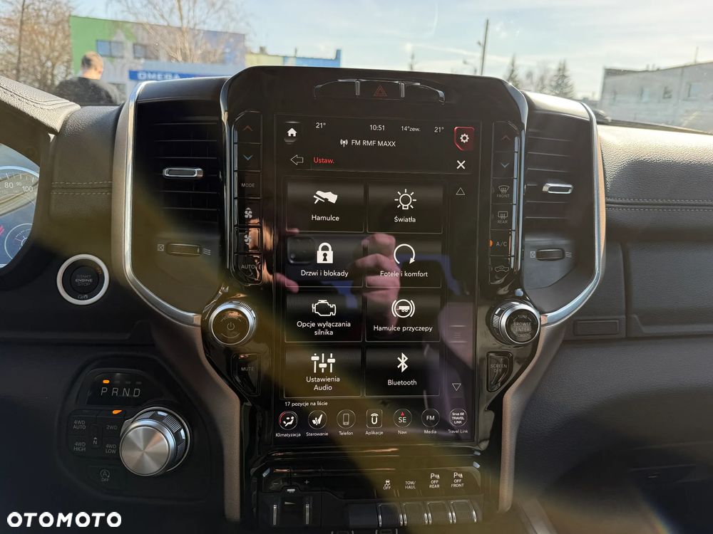 RAM 1500 5.7 Crew Cab Laramie - 24