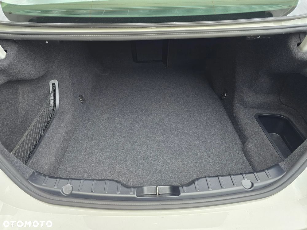 BMW Seria 5 535i xDrive Sport-Aut Luxury Line - 41