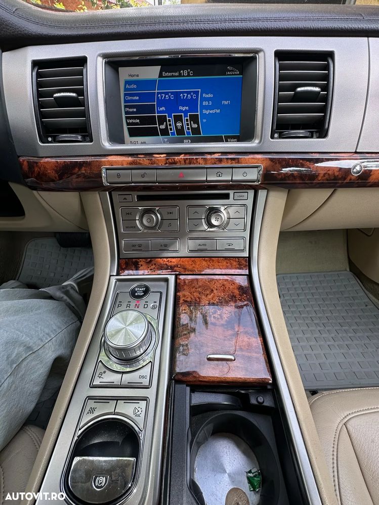 Jaguar XF 3.0D Premium Luxury Aut - 4