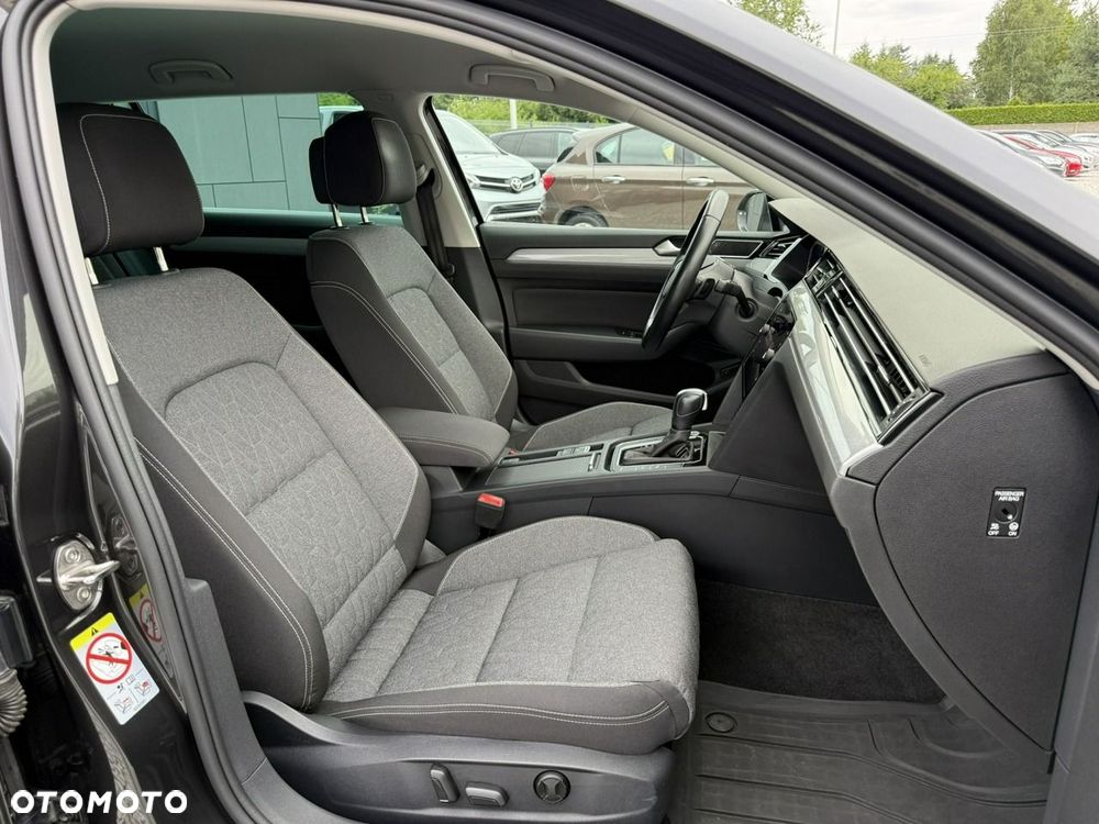 Volkswagen Passat Variant 2.0 TDI SCR Business DSG - 15