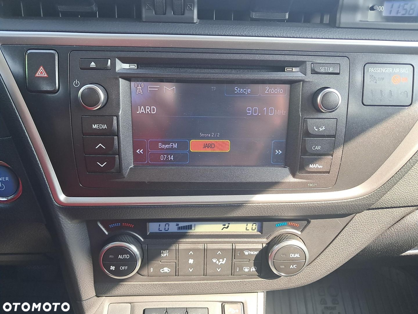 Toyota Auris Hybrid 135 Prestige - 18