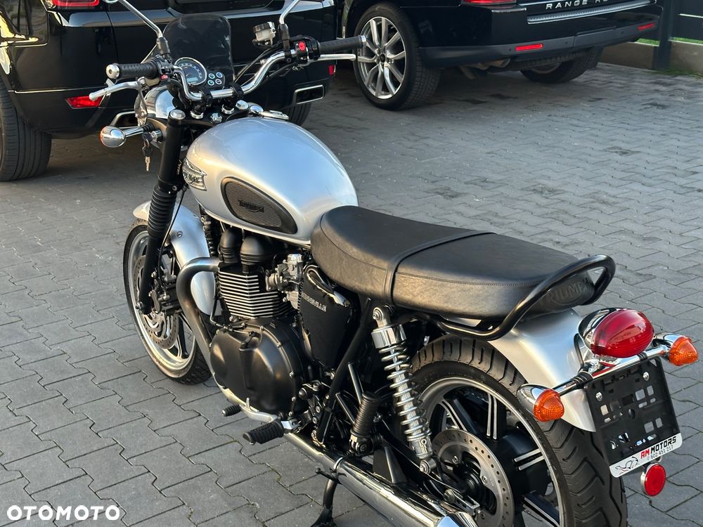 Triumph Bonneville - 29