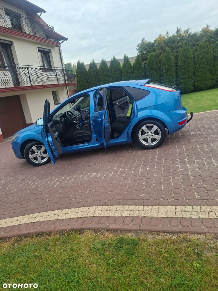 Ford Focus 2.0 16V Trend - 7