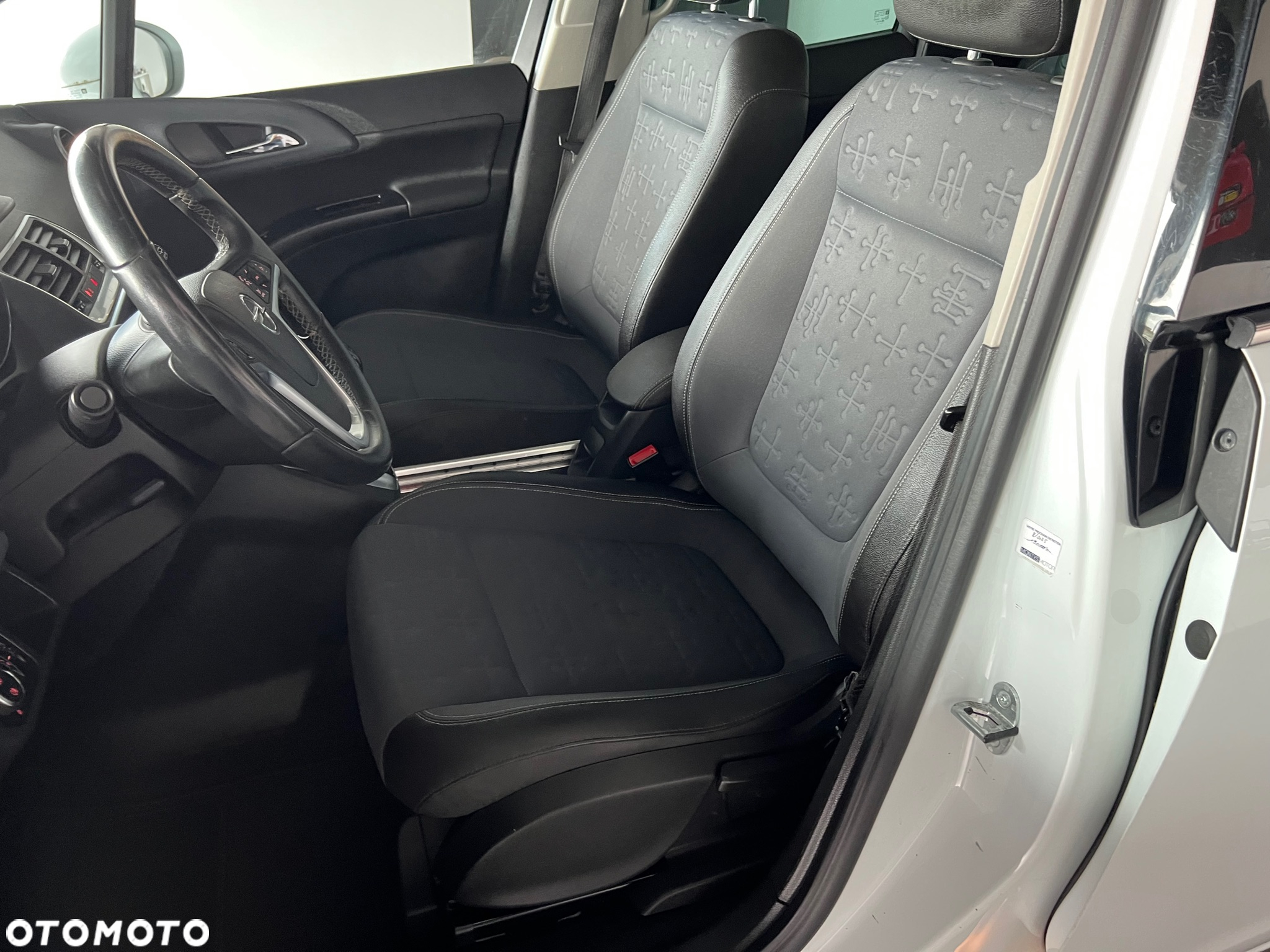 Opel Meriva - 12