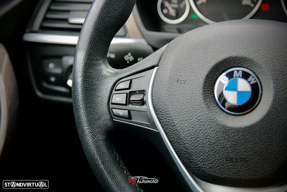 BMW 320 d EfficientDynamics Line Modern — fotografia 17
