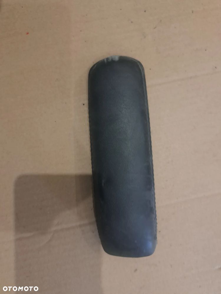 AUDI TT 8J 06-12r PODŁOKIETNIK