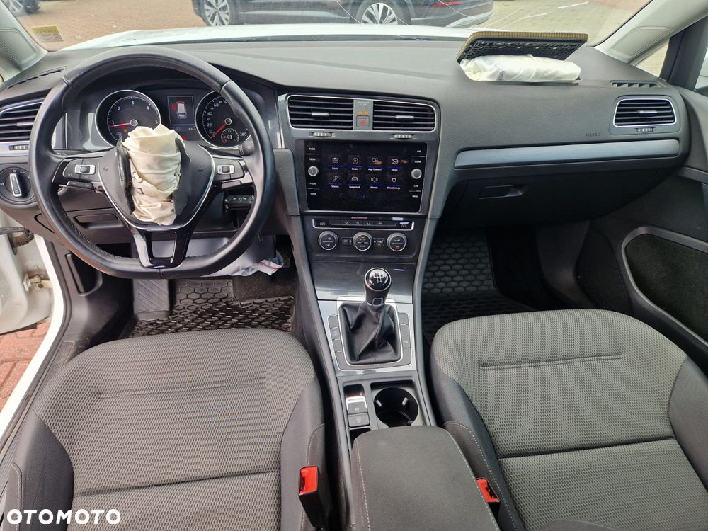 Volkswagen Golf 1.6 TDI BMT Comfortline - 12