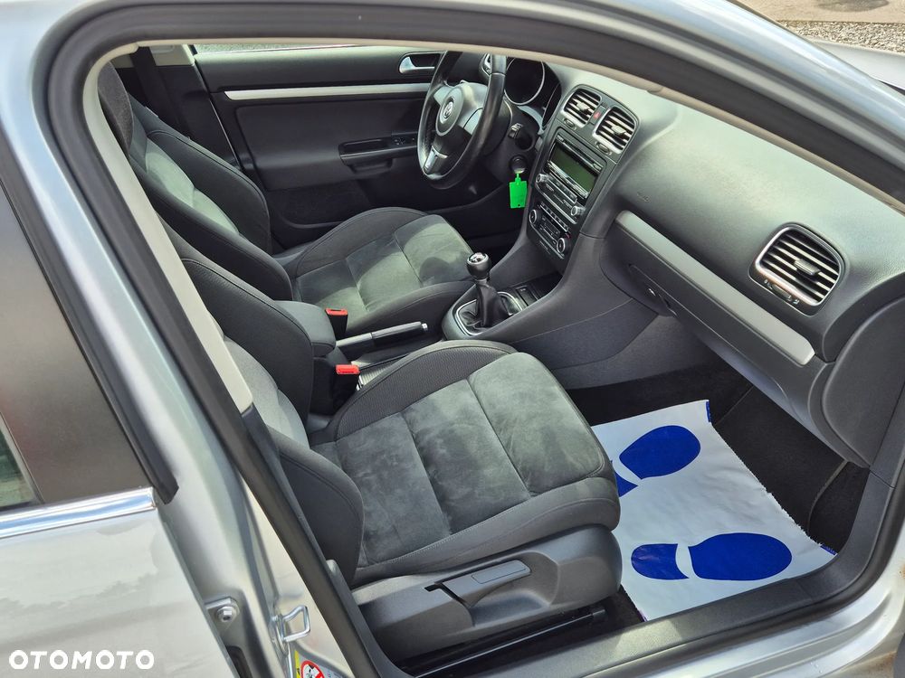 Volkswagen Golf 2.0 TDI DPF Highline - 23