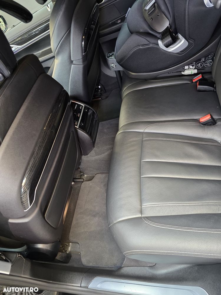 BMW Seria 7 730d xDrive - 14