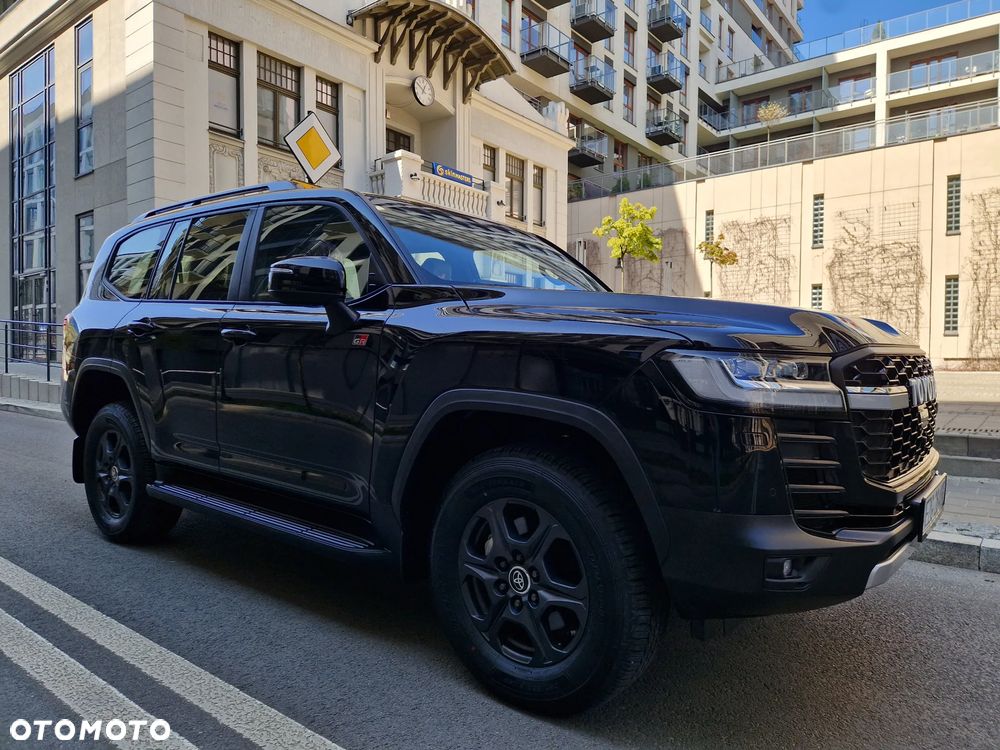 Toyota Land Cruiser - 5