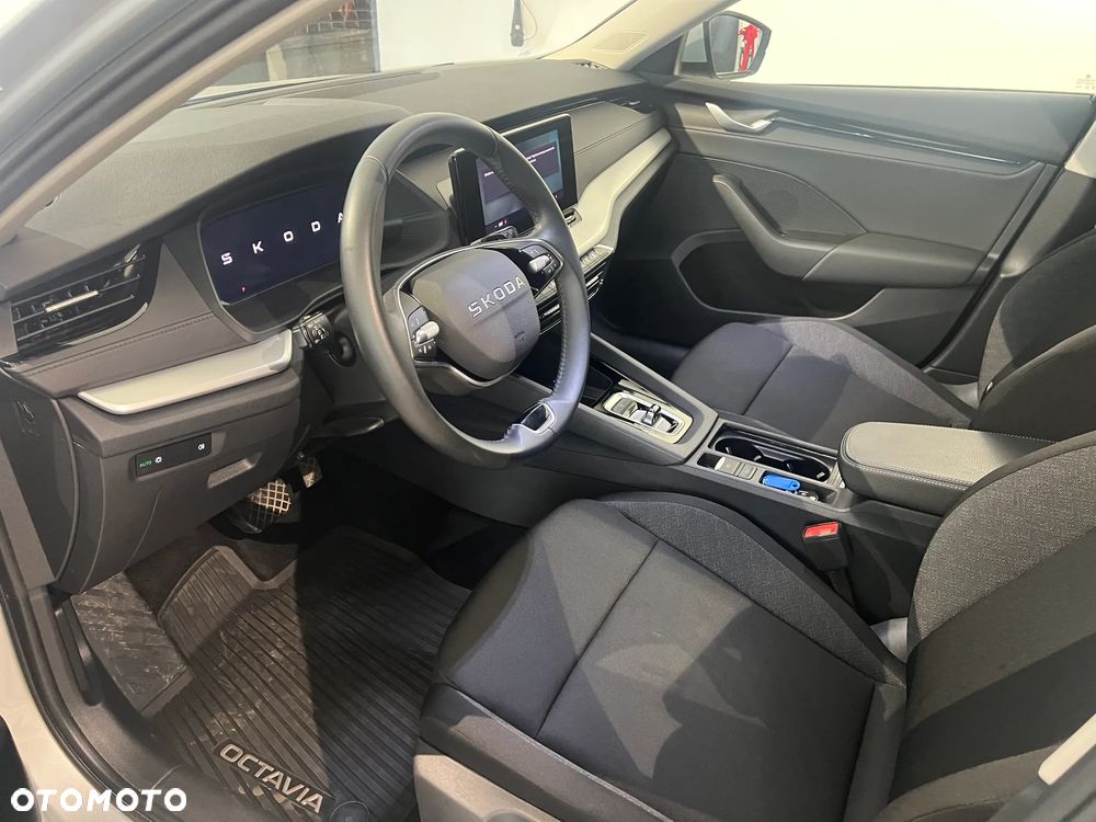 Skoda Octavia 1.5 TSI mHEV Essence DSG - 10