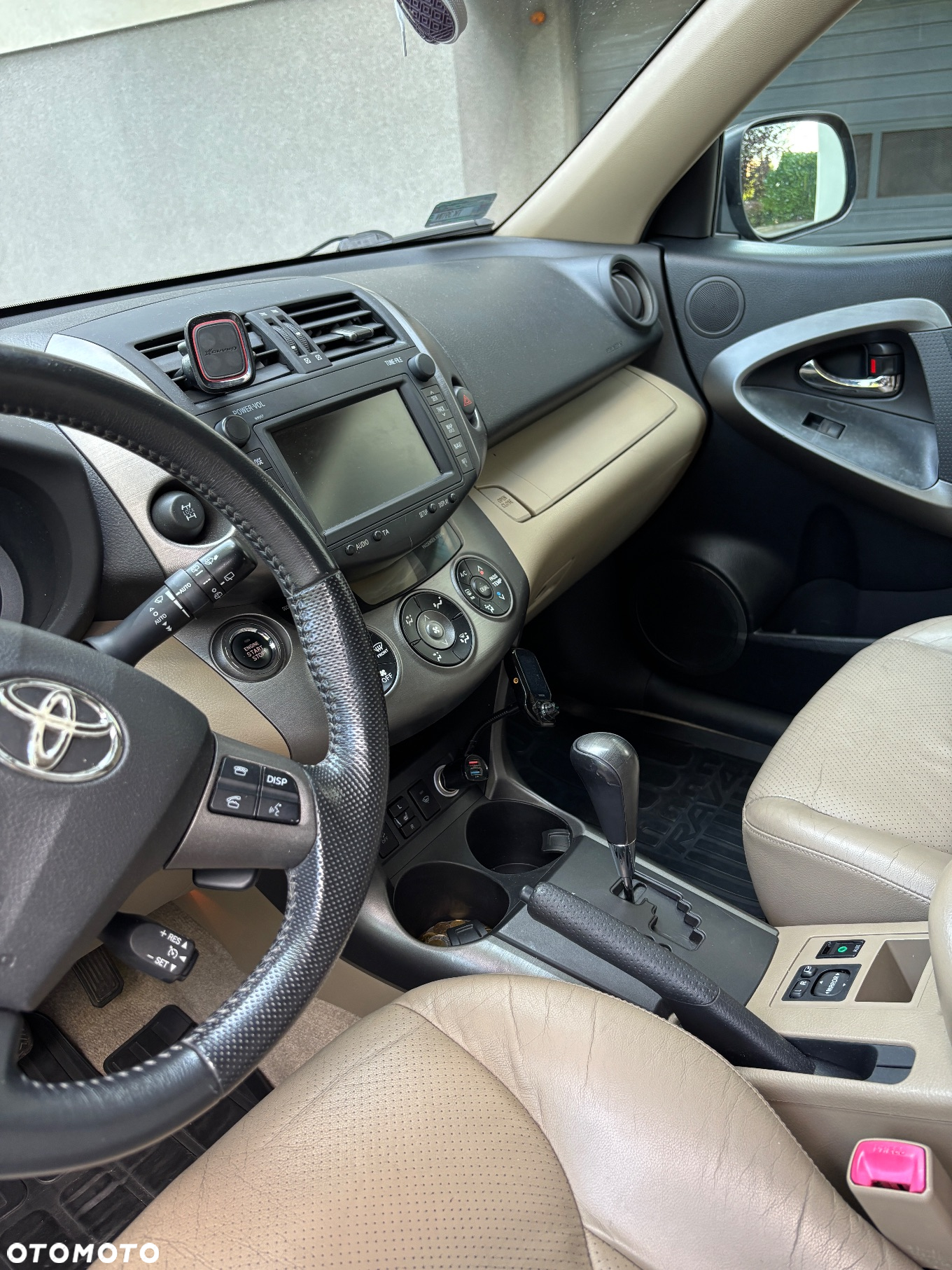 Toyota RAV4 - 9