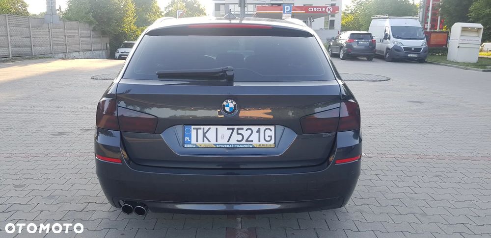 BMW Seria 5 525d xDrive - 11