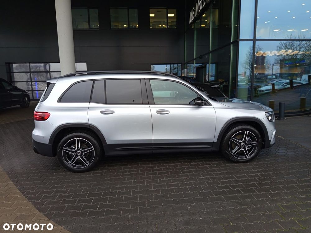 Mercedes-Benz GLB - 4