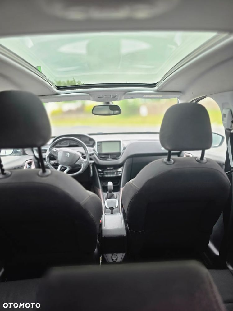 Peugeot 2008 1.2 Pure Tech Style - 12