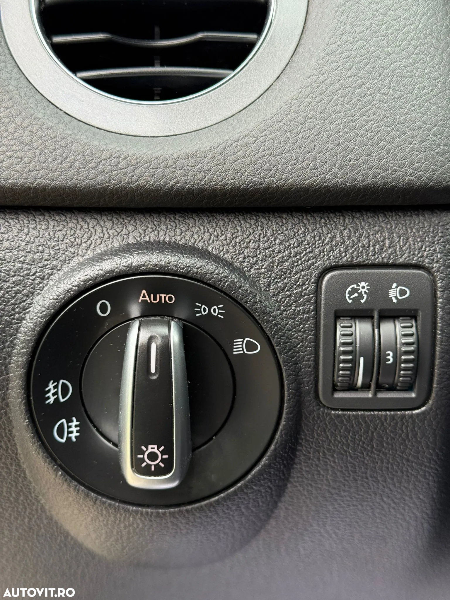Volkswagen Tiguan - 12