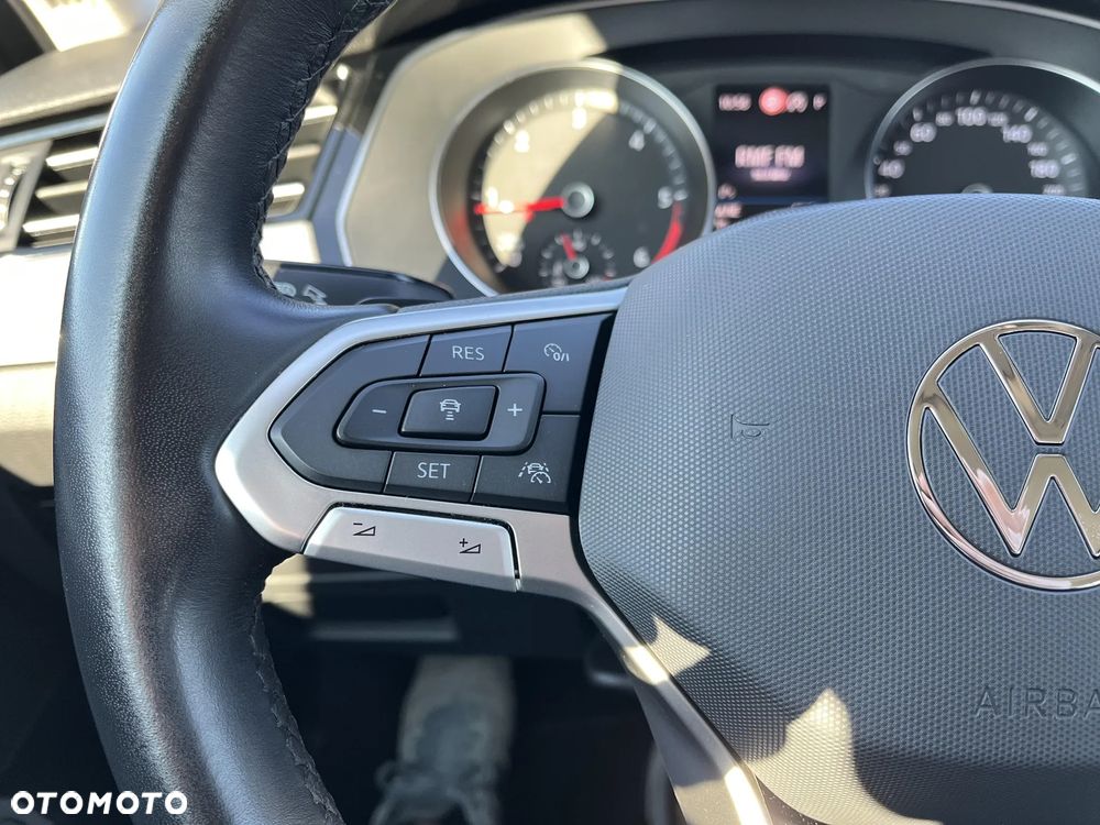 Volkswagen Passat - 34