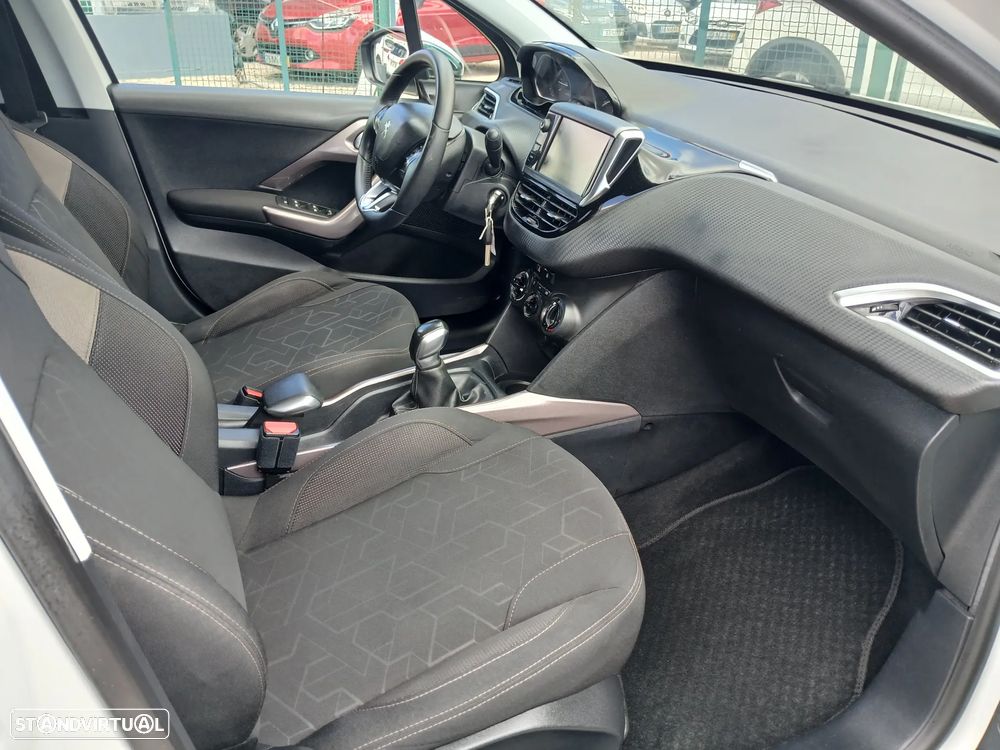 Peugeot 2008 1.2 PureTech Style - 22