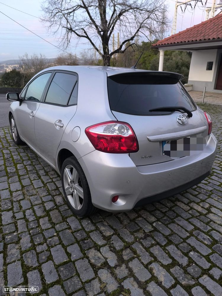 Toyota Auris 1.4 D-4D Exclusive+P.Sport - 4
