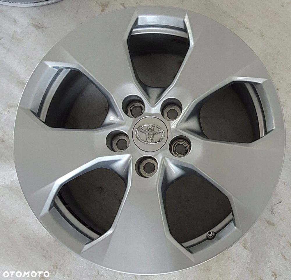 FELGI TOYOTA RAV4 V 2019- 7x17 ET35 5X114,3 - 4