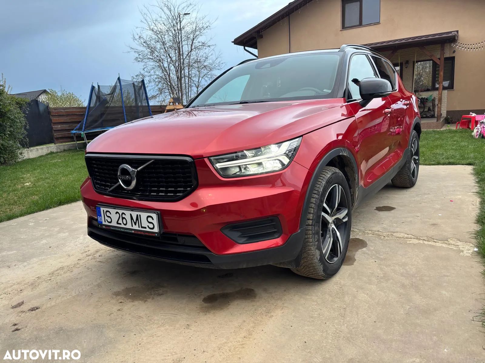 Volvo XC 40 T3 R-Design - 1