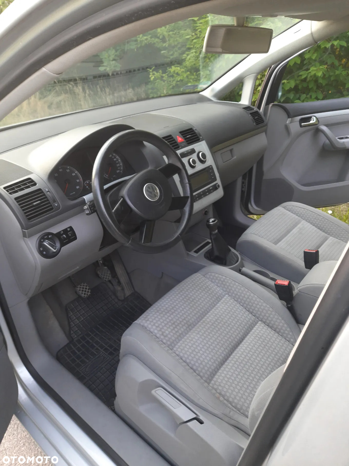 Volkswagen Touran 1.6 FSI Basis - 6