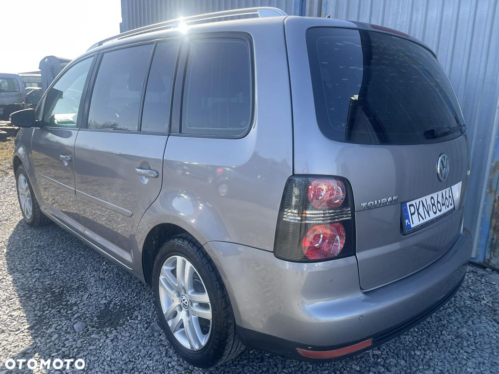 Volkswagen Touran 1.9 TDI DPF Highline - 6