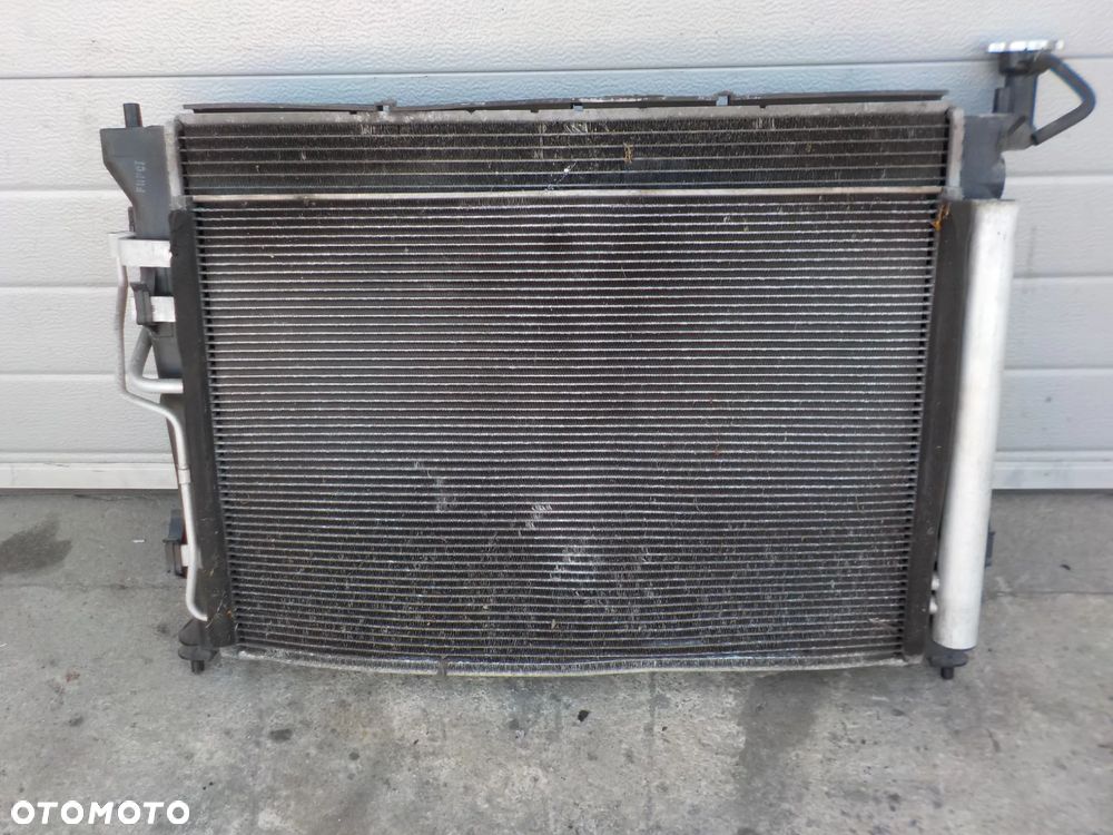 HYUNDAI I30 1.4 B  CHŁODNICE WENTYLATOR