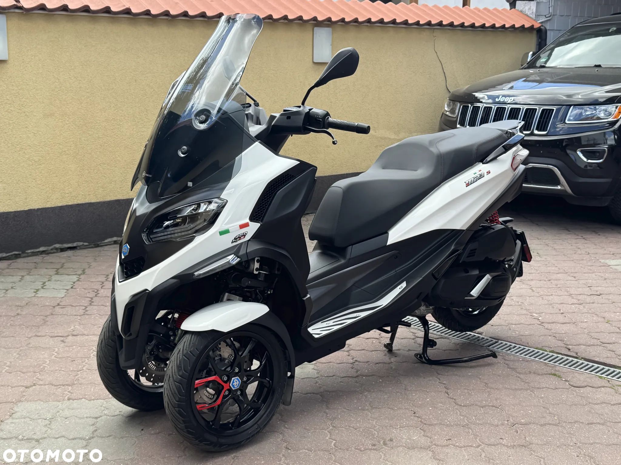 Piaggio MP-3 - 1
