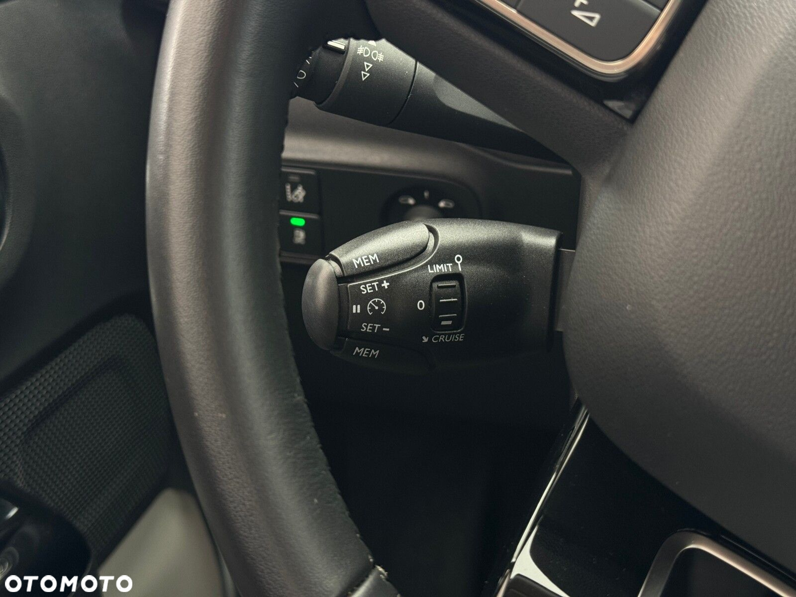 Citroën C3 1.2 PureTech Shine - 22