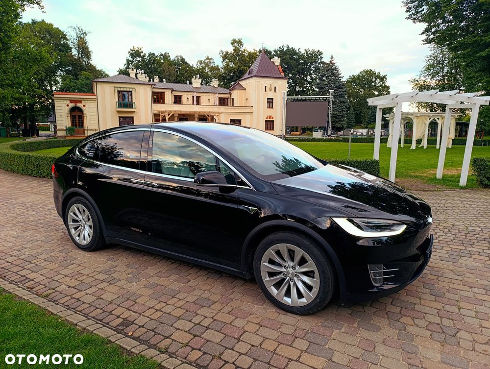 Tesla Model X - 2