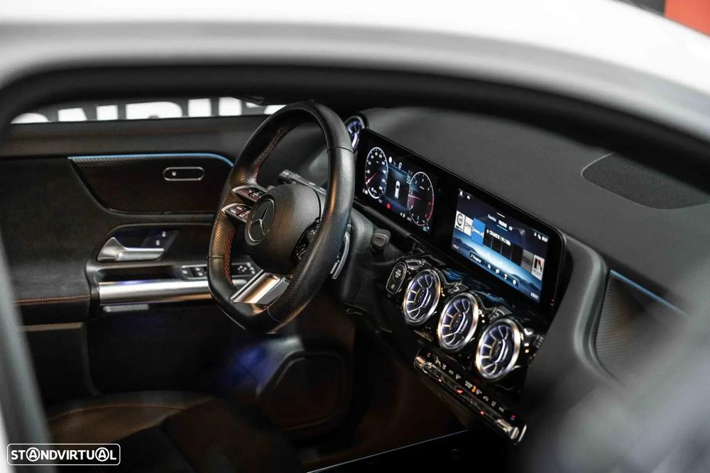 Mercedes-Benz GLA 200 d AMG Line - 11