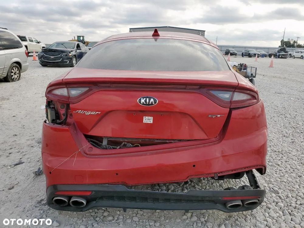 Kia Stinger - 6