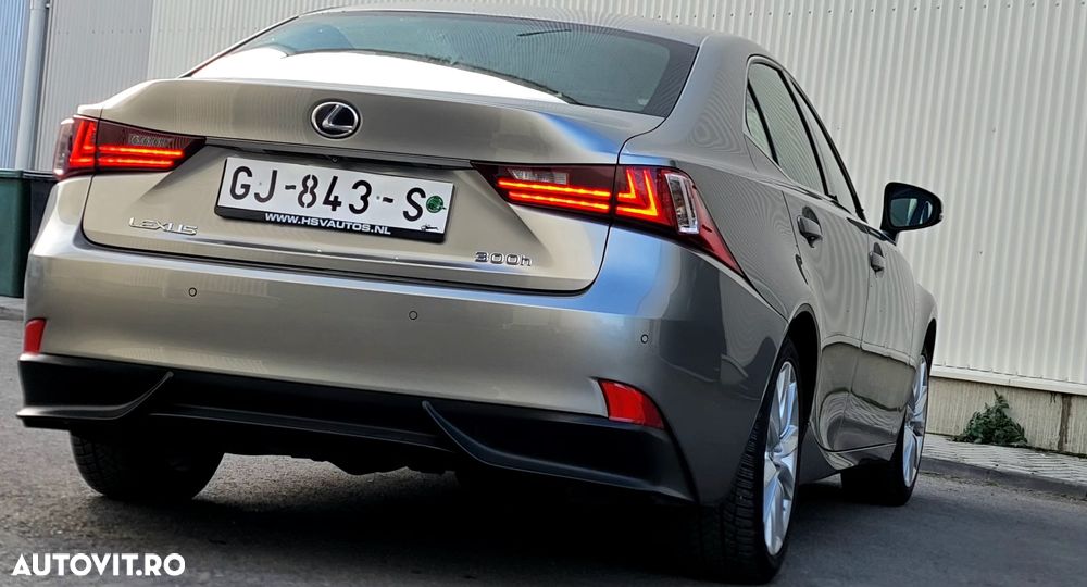 Lexus Seria IS 300h BusinessEdition - 11