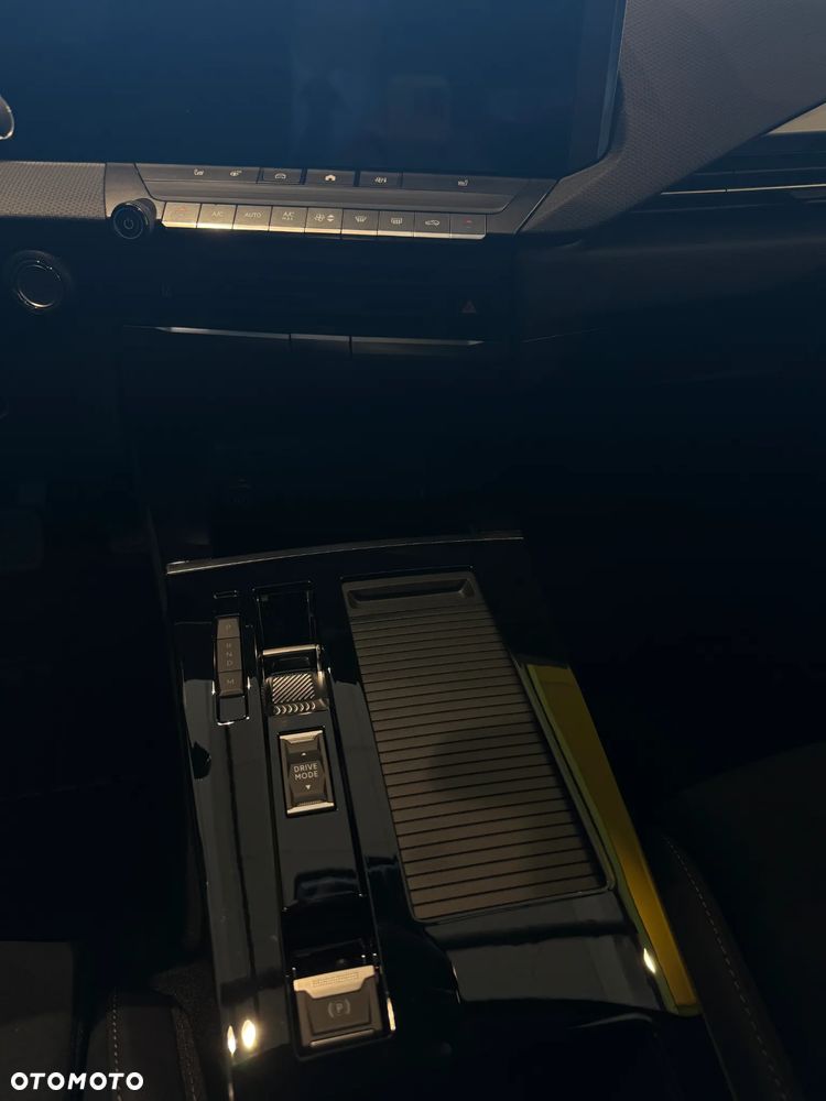 Opel Astra 1.2 T mHEV GS eDTC - 27