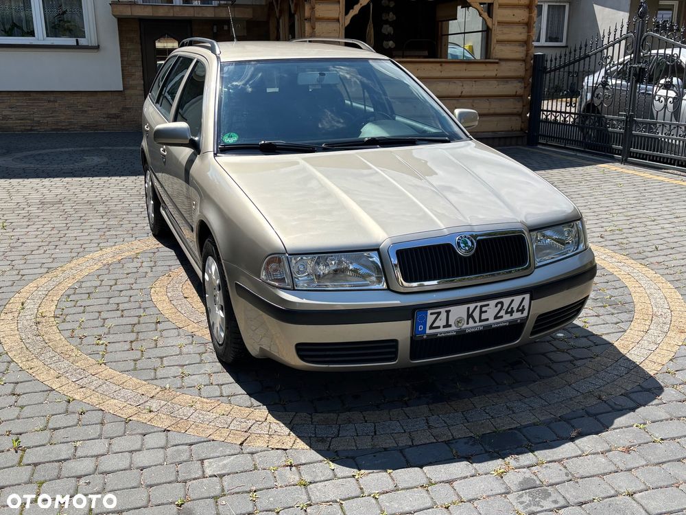 Skoda Octavia 1.6 Combi Classic - 17