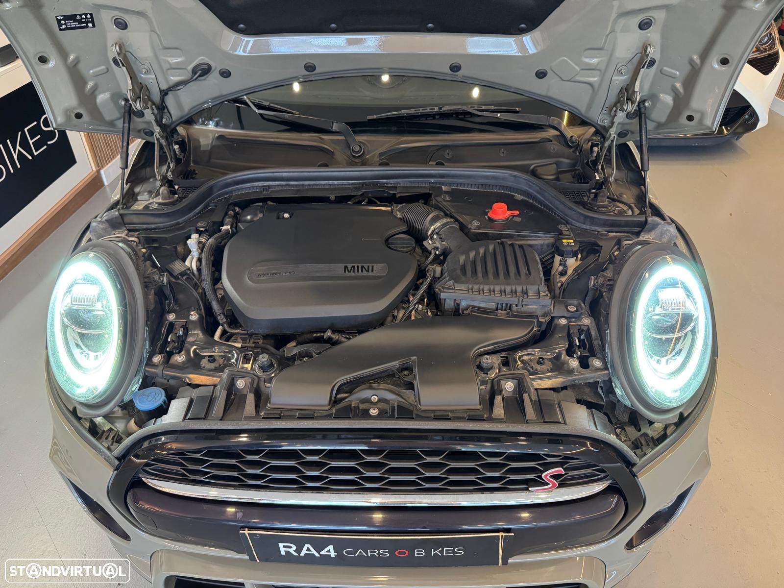 MINI 5 Portas Cooper SD Auto Desportiva - 21