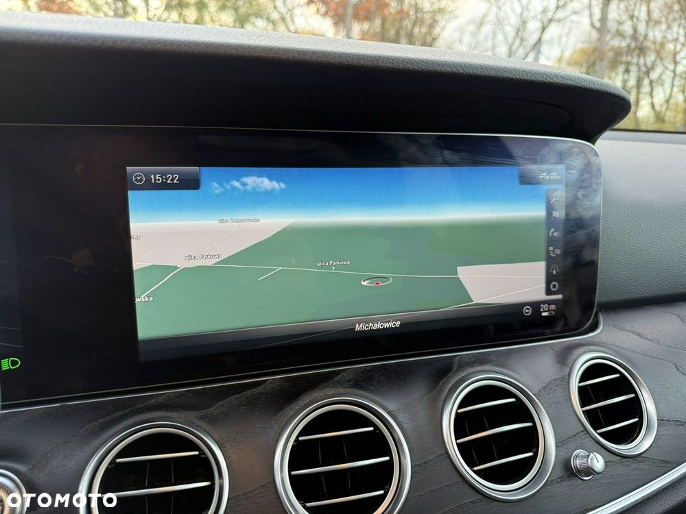 Mercedes-Benz Klasa E 400 4-Matic 9G-TRONIC - 11