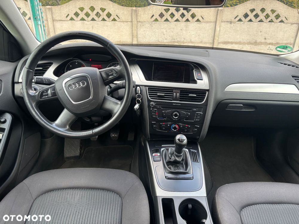 Audi A4 Avant 2.0 TDI DPF - 9