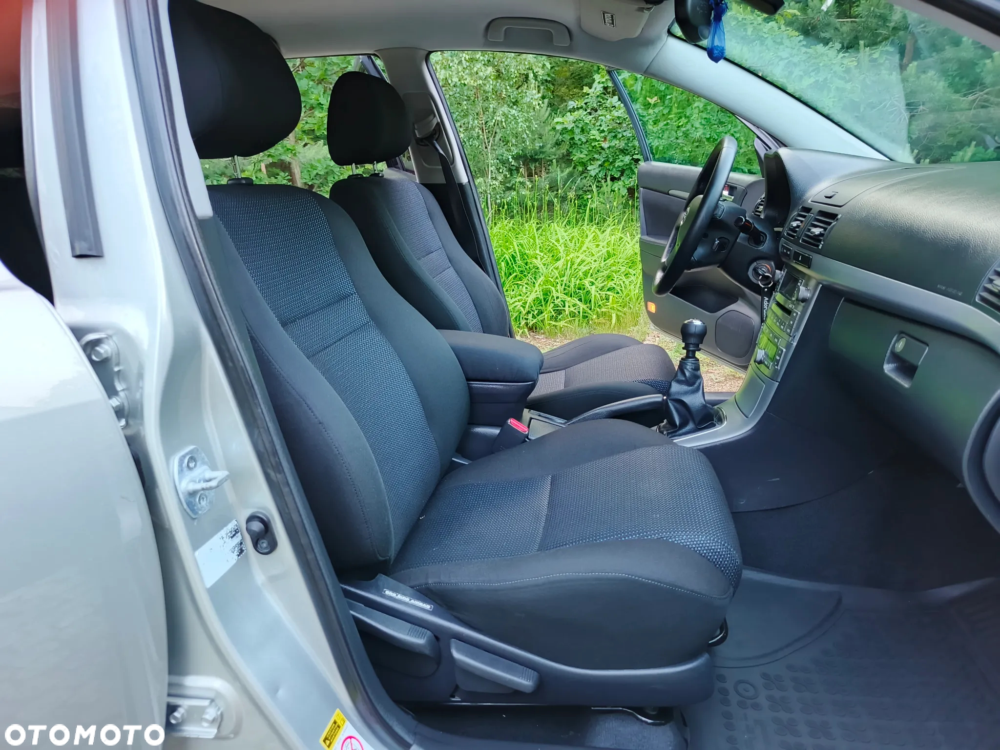Toyota Avensis 2.0 D-4D Sol - 18